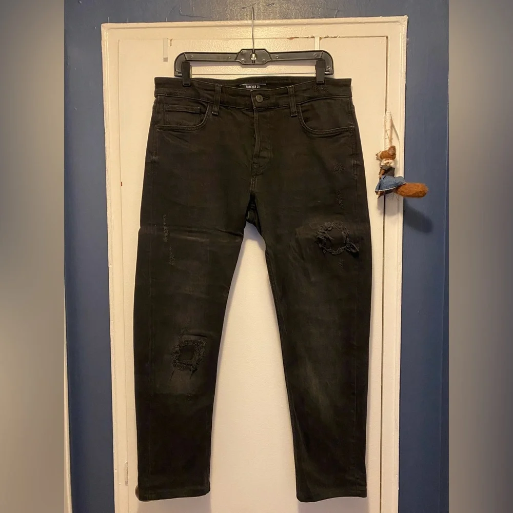 Distressed Jeans - Picture 1 of 4
